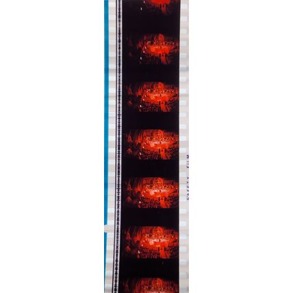 Pk GEB - P - MIX - a 015o . 1 STRIP OF 5 - 35MM FILM CELLS. ( )