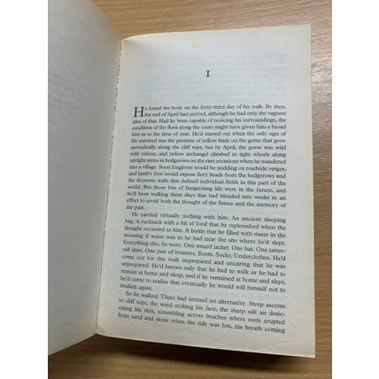 2009 ELIZABETH GEORGE "CARELESS IN RED" INSP. LYNLEY FICTION PAPERBACK BOOK (P3)