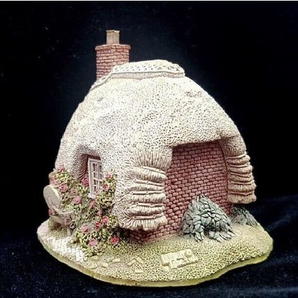 Lilliput Lane Petticoat Thatched Cottage Vintage Ornament