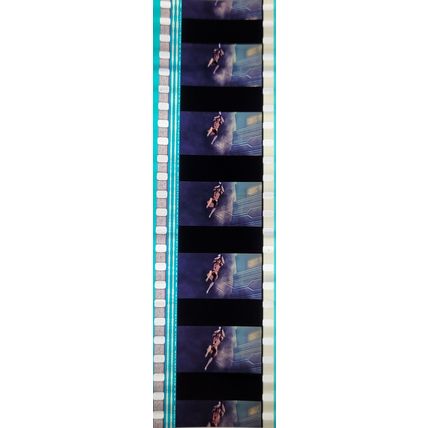 S.W. Clone Wars. Pk HCH - A022v . - 1 STRIP OF 5 - 35MM FILM CELLS