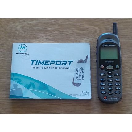MOTOROLA TIMEPORT, TRI-BAND MOBILE 'PHONE (see description)