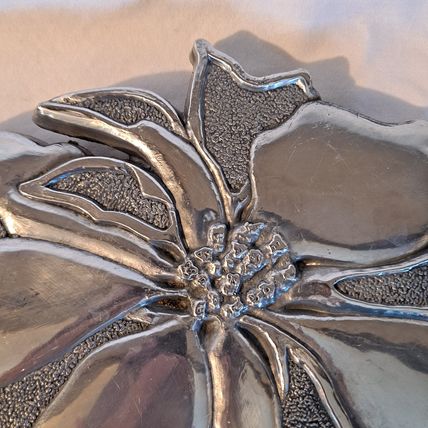 1984 TELEFLORA Cast Aluminum Hot Plate POINSETTIA TRIVET Christmas Flower Metal