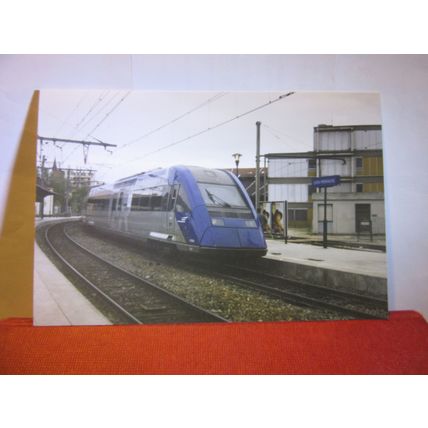 no x72633 engine, LYON PERRACHE, LYON, FRANCE 2001 photograph.. railway #