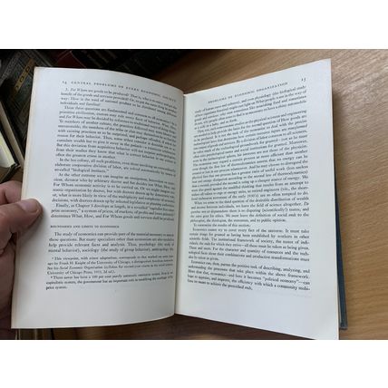 1953 "ECONOMICS AN INTRODUCTORY ANALYSIS" 1.3kg THICK HARDBACK BOOK (P7)