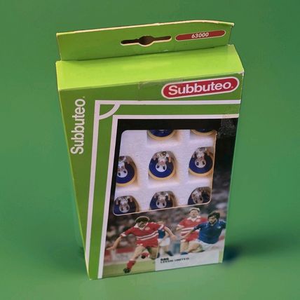 Subbuteo lw team NUMBER 686 LEEDS UNITED COMPLETE SET IN CORRECT LABEL BOX