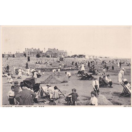 ED 286 BOGNOR SANDS EAST OF PIER . PRINTED POSTCARD