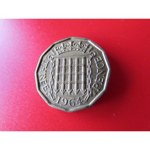 1964 QUEEN ELIZABETH II BRASS THREEPENCE - COIN - 4 FREE POST. AY