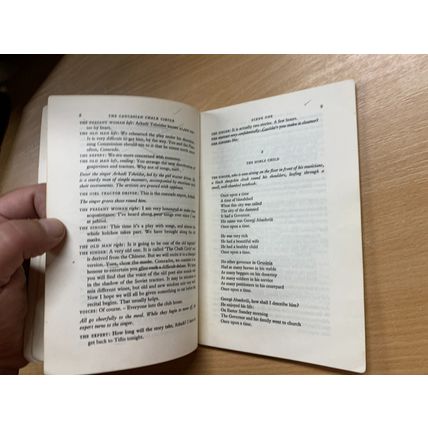 1975 "THE CAUCASIAN CHALK CIRCLE" BERTOLT BRECHT DRAMA PLAY PAPERBACK BOOK (P2)