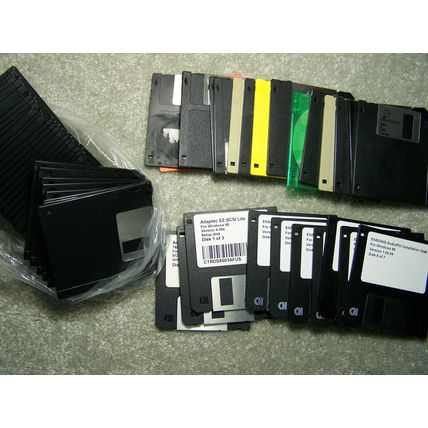 84 total 3.5 Diskettes HD 1.44MB capacity