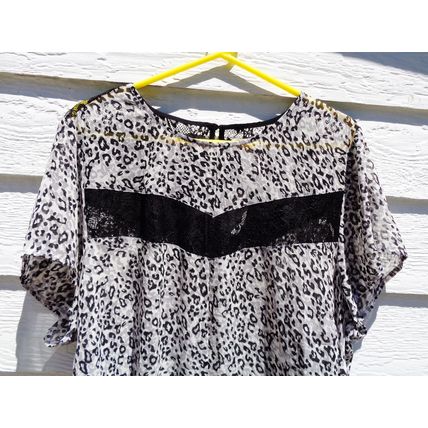 Womens Maurices Animal and Lace Sheer Top Sz 2 51 Chest NWT Black Gray White