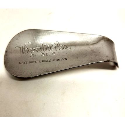 Thom McAn Shoes Advertising Shoe Horn Vintage 1960s-1970s (DM1)