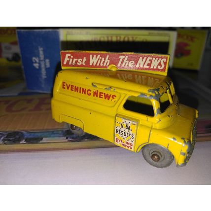 Matchbox - No42 Bedford news van - new replica / copy box -