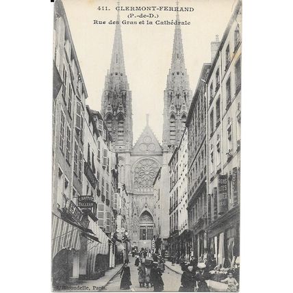 63 - Clermont-Ferrand - La rue des Gras et la Cathédrale