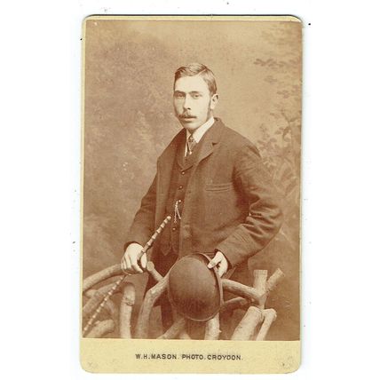 Victorian cdv photo man holding bowler hat Croydon photographer