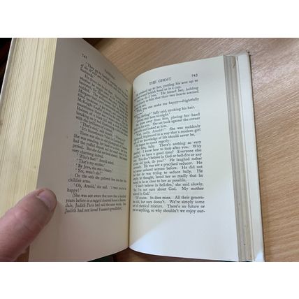 1933 HUGH WALPOLE "VANESSA" FICTION VINTAGE THICK HARDBACK BOOK (P5)
