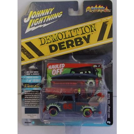 JOHNNY LIGHTNING ' STREET FREAKS ' DEMOLITION DERBY 1965 CHEVY TOW TRUCK (2021)
