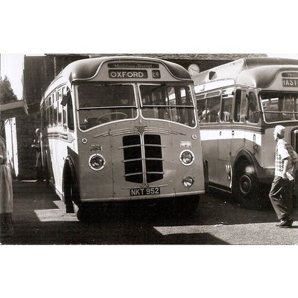 Black & White Photograph of Maidstone & District Motor Services Ltd. - NKT 952