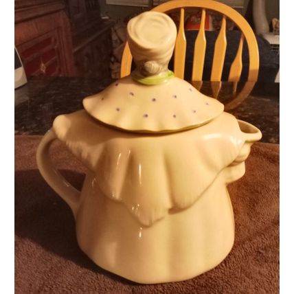 Old Vintage Original Shawnee Tea Pot Granny Ann 7 Cups 7 1/2" Tall 1940