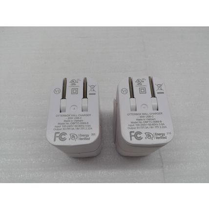 OtterBox Fast Charge USB-C Wall Charger 20W, Two-Pack - Cloud Dust White