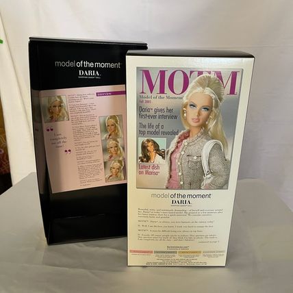 Mattel 2004 Model of the moment Daria Shopping Queen Doll Model Muse Gold Label