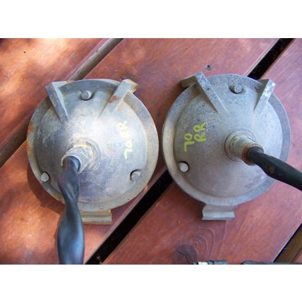 1970 PLYMOUTH ROAD RUNNER FRONT TURN SIGNAL HOUSINGS & WIRING GTX SATELLITE