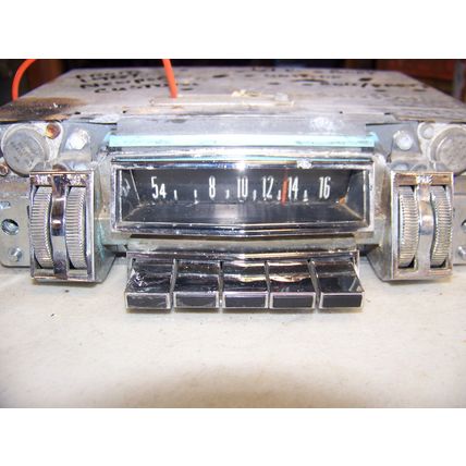 1967 CHRYSLER NEWPORT OEM AM RADIO NEW YORKER TOWN & COUNTRY