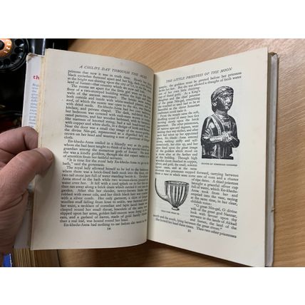 RARE* 1941 1ST EDITION A CHILD'S DAY THROUGH THE AGES FICTION HB BOOK (P3)