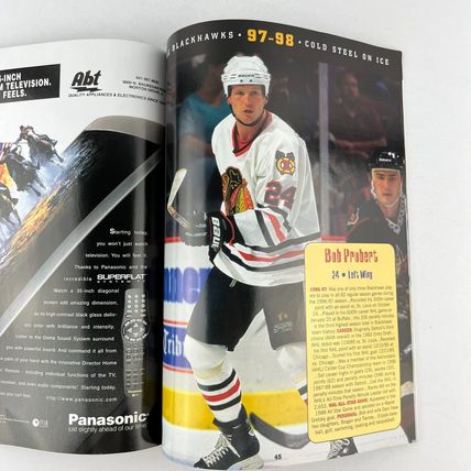 Chicago Blackhawks 1997-1998 Yearbook Magazine