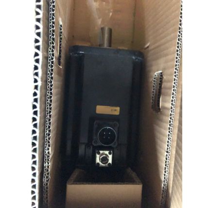 NEW MITSUBISHI HP-H224BK AC SERVO MOTOR. 340V 3AC 2KW 4000RPM,AL