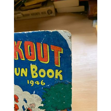 1945 "KNOCKOUT FUN BOOK 1946" ILLUSTRATED ANNUAL HARDBACK BOOK (P4)