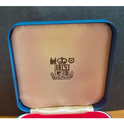 1977 Royal Mint Boxed 925 Silver Proof Queen Elizabeth 2nd Silver Jubilee Crown