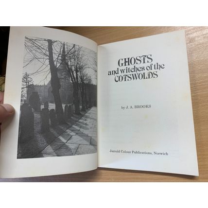 1981 "GHOSTS AND WITCHES OF THE COTSWOLDS" 1ST EDITION PAPERBACK BOOK (P3)