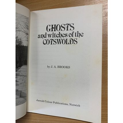 1981 "GHOSTS AND WITCHES OF THE COTSWOLDS" 1ST EDITION PAPERBACK BOOK (P3)