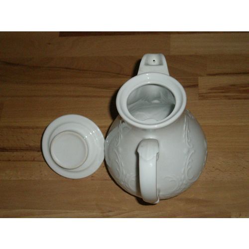 German Schonwald White Moulded Coffee / Chocolate Pot