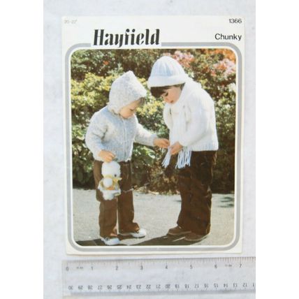 Vintage: Hayfield 1366 jacket, cap and scarf, chunky