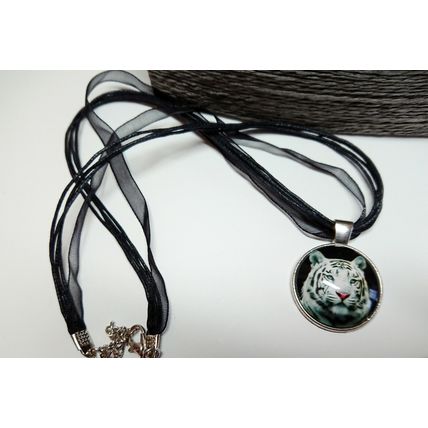 Beautiful Snow Tiger Glass Cabochon Silver Pendant Black Organza Necklace Gift