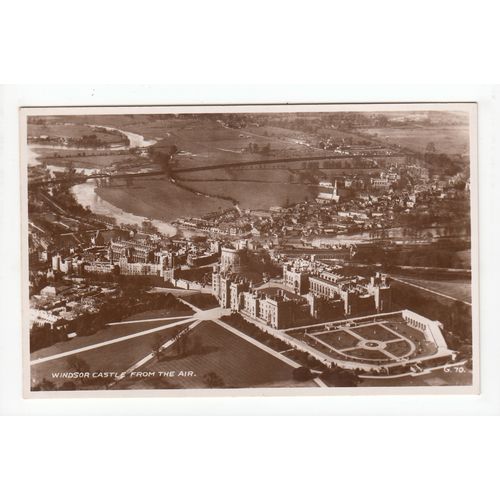 Windsor Castle from the Air RP Postcard Aerial View Berkshire G70