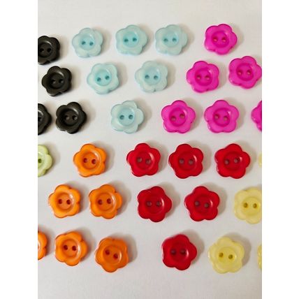 42 Flower Shape Buttons 7 Colours with 6 of Each Colour Size 15mm Resin Material