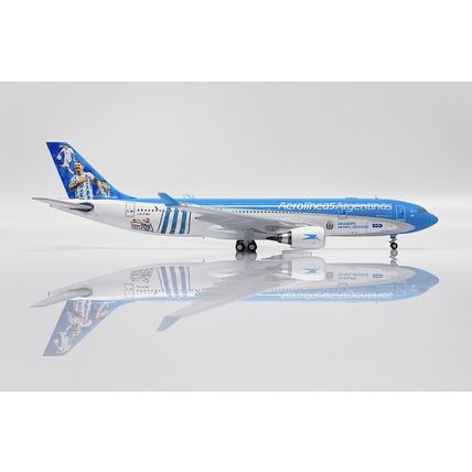 A330-200 ARGENTINA AEROLINEAS FOOTBALL REG: LV-FVH W/ATN-JC WINGS JCSA4019 1/400