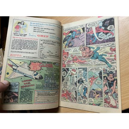 DC COMICS JUSTICE LEAGUE OF AMERICA #207 OCT 1982 (NM) COMIC (LL)