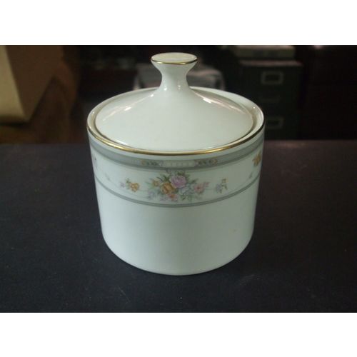 Vintage 1992 Farberware Fine China Southampton 223K Sugar Bowl w/Lid