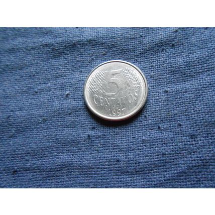 1997 BRAZIL 5 CENTAVOS COIN.