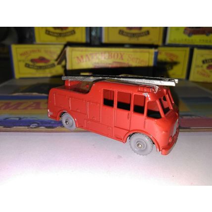 Matchbox - No9 Fire Truck - original box