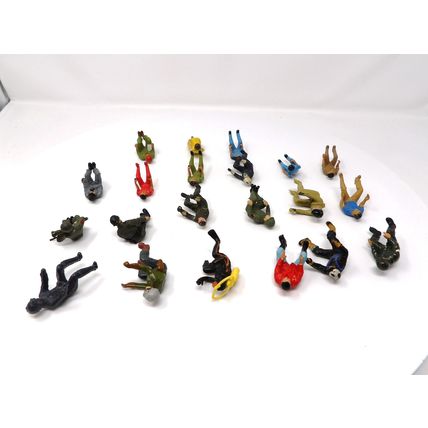 BRITAINS, TIMPO, CORGI, DINKY and similar (CHOOSE) Sitting / Drivers Toy Soldier