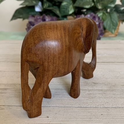 Vintage Solid Teak Hand Carved Wooden Elephant Sculpture Wood Figurine 5.5”x3.5”