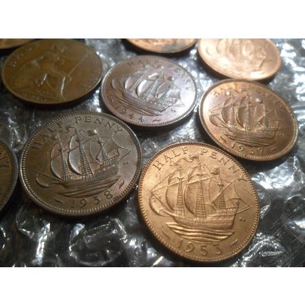 Bulk lot of George V to Elizabeth II half-pennies - 21 coins.