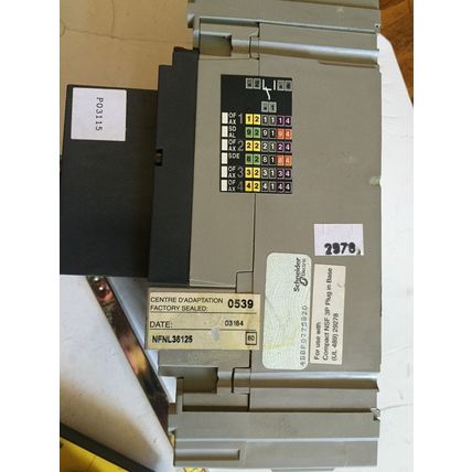 NEW MERLIN GERIN NSF150 N CIRCUIT BREAKER, 150 A, 3-POLE, WITH HANDLE,BS