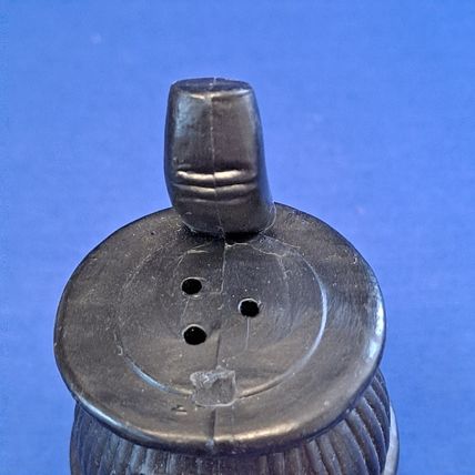 Vintage POT BELLY STOVE Salt & Pepper Shaker Set 3 3/4" Plastoc Wood Oven Spice