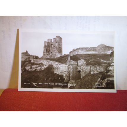 THE CASTLE AND WALLS, SCARBOROUGH, YORKSHIRE unused vintage postcard RP vgc =
