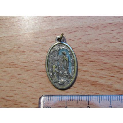 Virgin Mary Pendant (e687)
